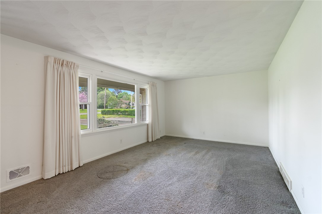 561 Whiting Road, Webster, New York image 17