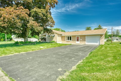 Homes For Sale - 200 Rosecroft Drive<br/> Monroe County, Greece, NY 14616