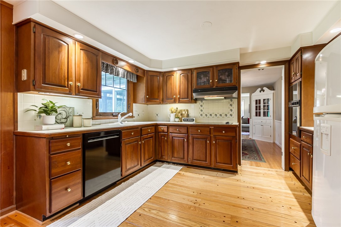 5 Reitz Circle, Pittsford, New York image 16