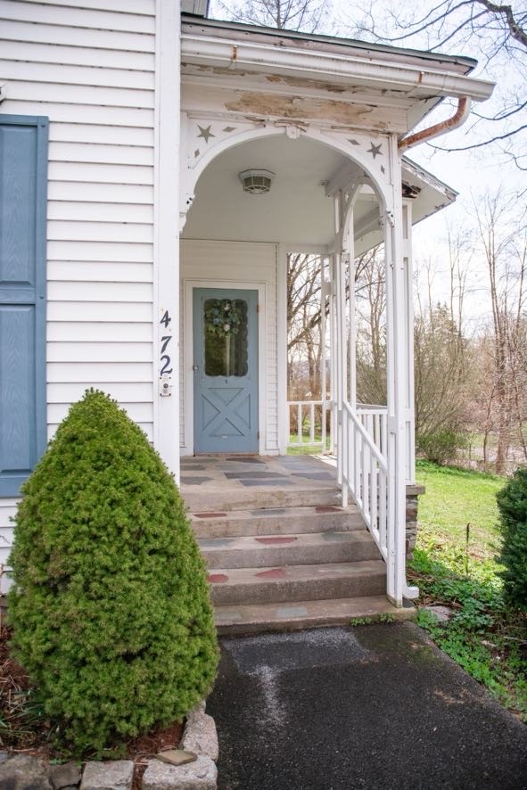 472 e main street