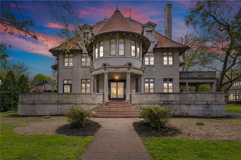 Photo of 947 East Avenue #UN004, Rochester, NY 14607 (MLS # R1680908)