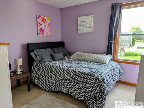 Tiny photo for 109 Sandpiper Lane, Grand Island, NY 14072 (MLS # R1690146)
