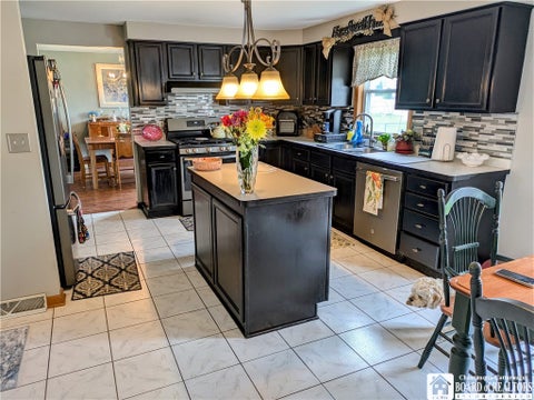 Tiny photo for 109 Sandpiper Lane, Grand Island, NY 14072 (MLS # R1690146)