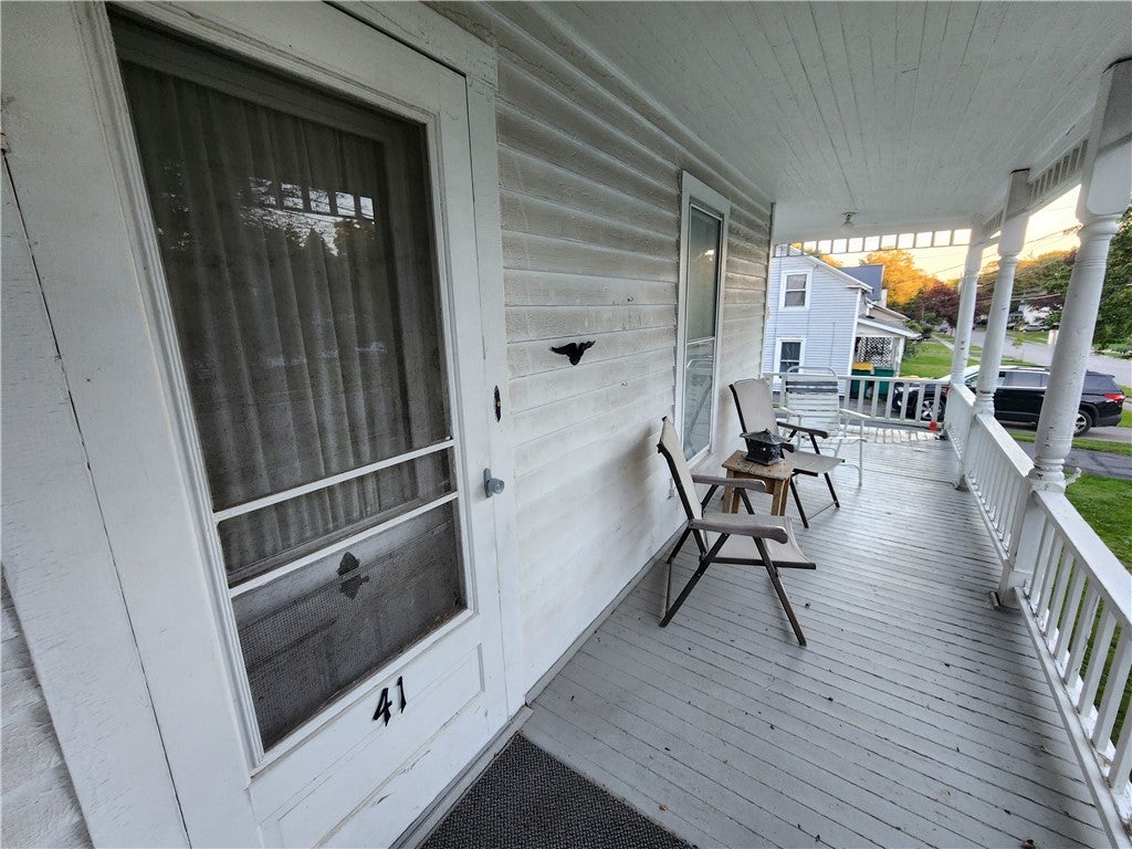 41 Watkins Avenue