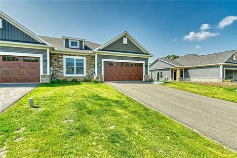 Townhouse For Sale - 1406 Creeks Edge Drive<br/> Webster, NY 14580