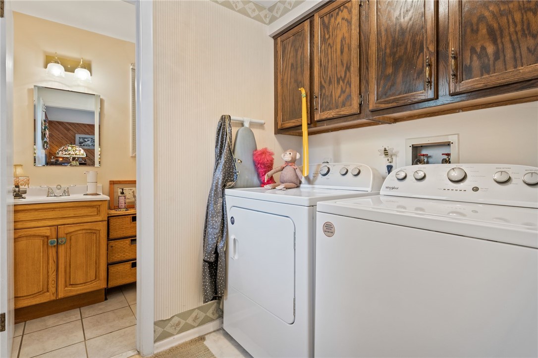 10 Fallbrook Circle, Penfield, New York image 21