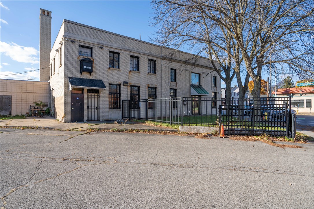 175 Lyell Avenue