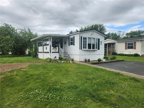 Photo of 18 Meadowlark Drive, Avon, NY 14414 (MLS # R1689626)