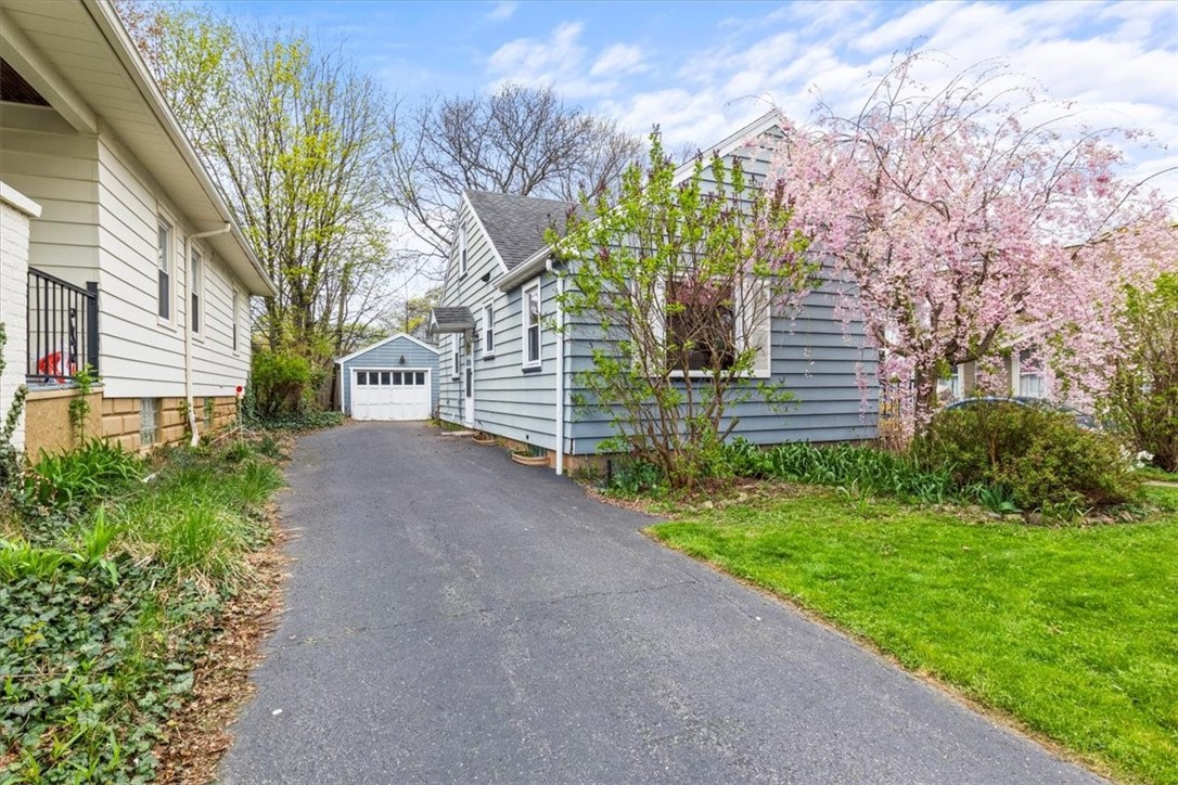 117 Redfern Drive, Rochester, New York image 3
