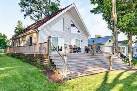 Photo of 507 E Lake Rd RD, Milo, NY 14527 (MLS # R1693799)