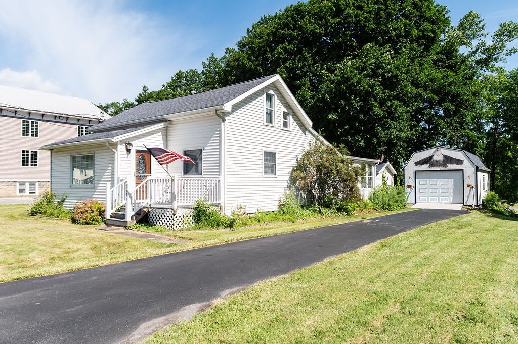 Photo of 2605 W Main St Road, Batavia, NY 14056 (MLS # R1692778)