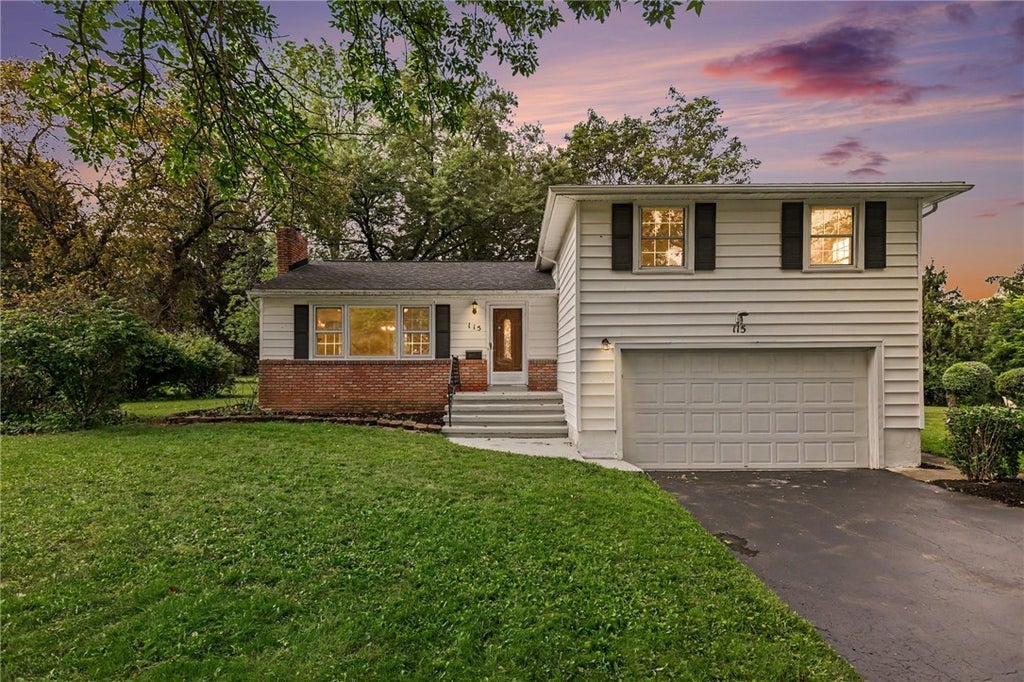 Photo of 115 Dunrovin Ln LN, Brighton, NY 14618 (MLS # R1709101)