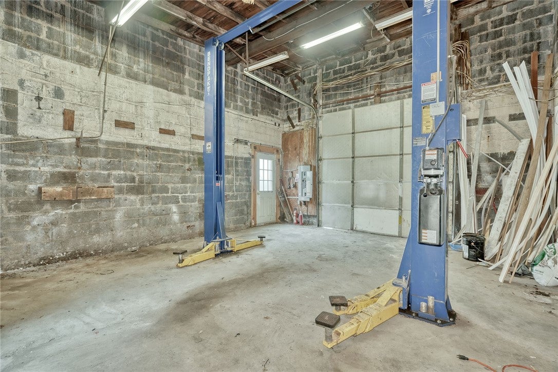 9235 W Ridge Road