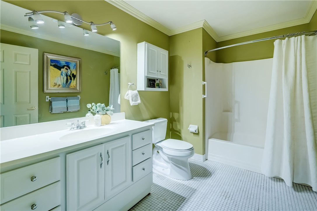 270 Latta Road #UN113, Rochester, New York image 33