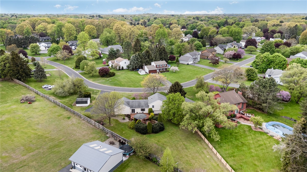 388 Longbush Lane Ln, Webster, New York image 32