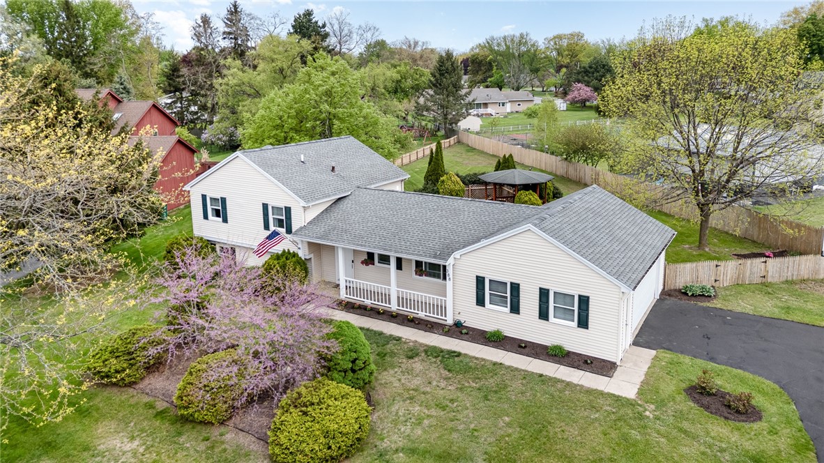 388 Longbush Lane Ln, Webster, New York image 4