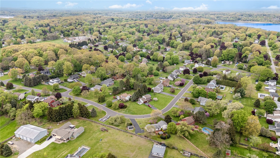 388 Longbush Lane Ln, Webster, New York image 31