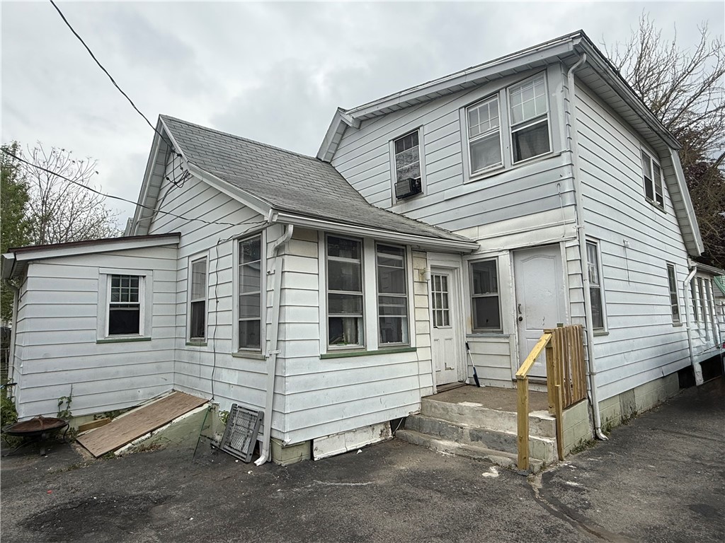 1 Laurel Street