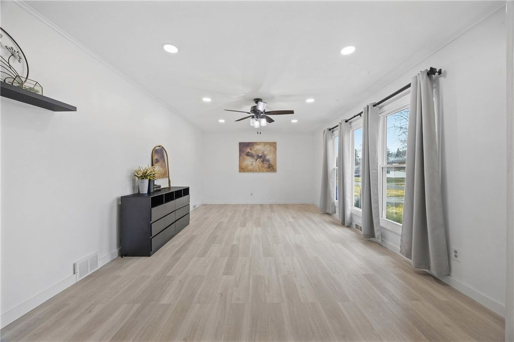 Photo of 8 Merrydale Drive, Gates, NY 14624 (MLS # R1666157)