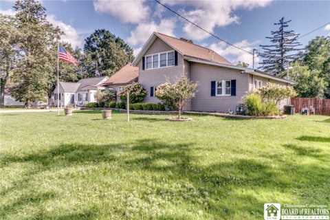 Photo of 278 S Forest Road, Amherst, NY 14221 (MLS # R1716200)