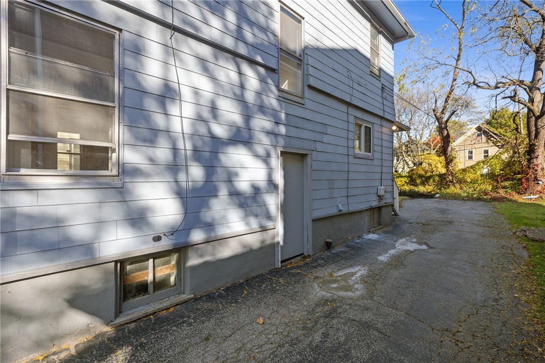 88 Gardiner Avenue