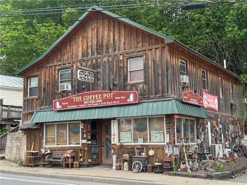 Multifamily For Sale - 581 Main Street<br/> Delaware County, Stamford, NY 13788
