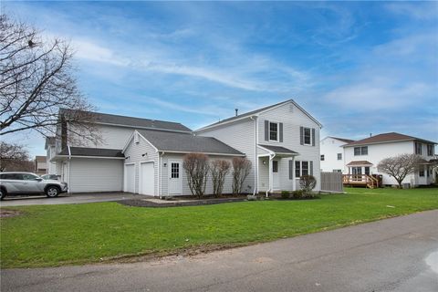 Townhouse For Sale - 651 Neros Run<br/> Monroe County, Webster, NY 14580
