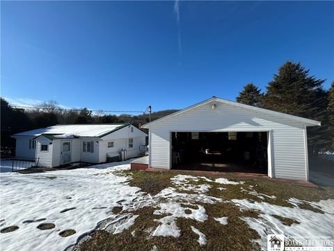 Homes For Sale - 2555 Bowen Road<br/> Randolph, NY 14747