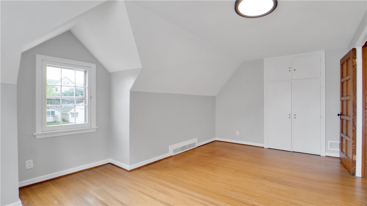 5137 Saint Paul Boulevard, Irondequoit, New York image 32