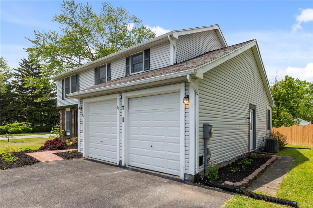 11 Shadow Lane, Gates, New York image 3