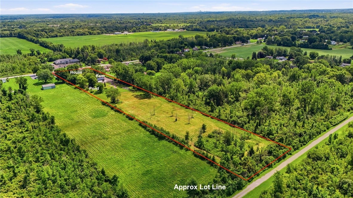 1097 & 1095 Manitou Rd