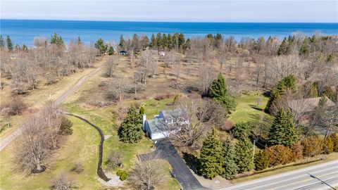 Homes For Sale - 4637 Lake Road<br/> Wayne County, Williamson, NY 14589