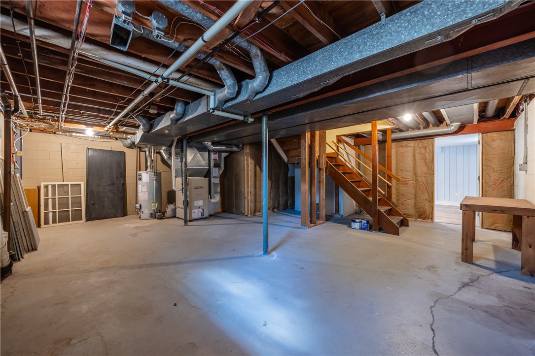 799 Oakridge Drive, Irondequoit, New York image 38