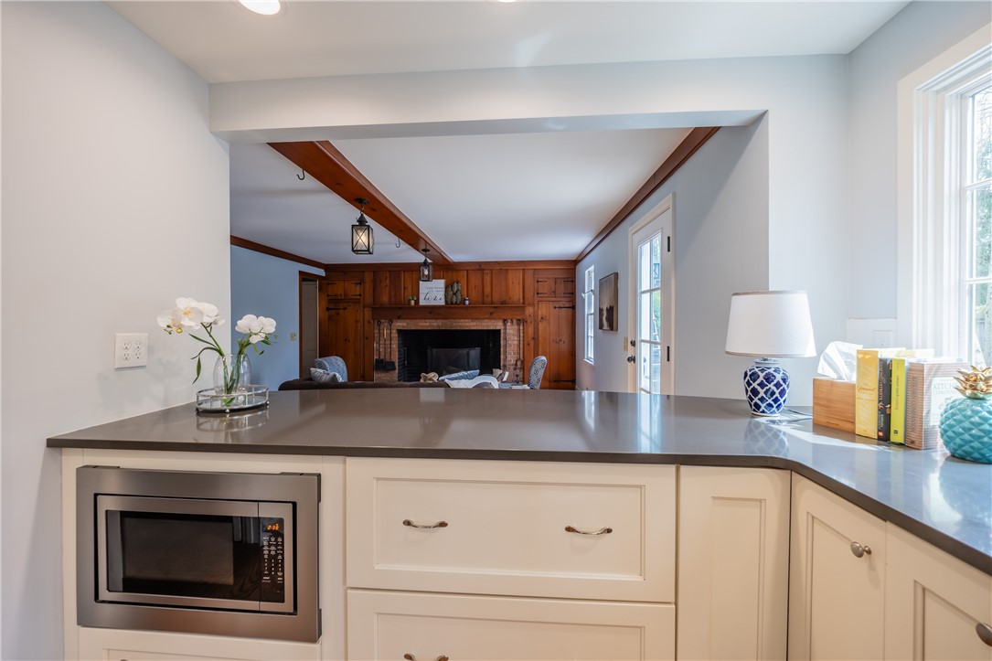 799 Oakridge Drive, Irondequoit, New York image 10