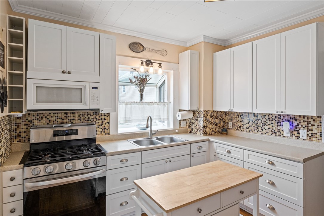 125 Charlton Rd Rd, Irondequoit, New York image 3