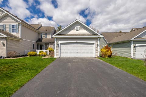Photo for 17 Foxe Commons