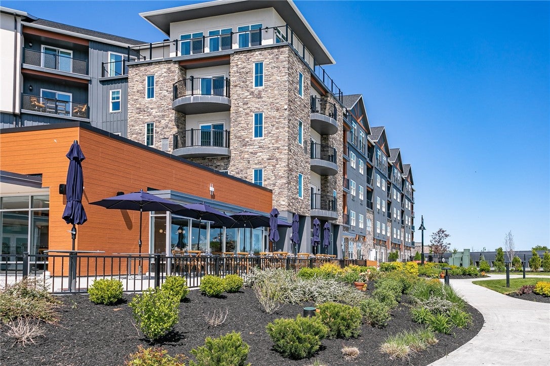 205 Lakeshore Drive 422