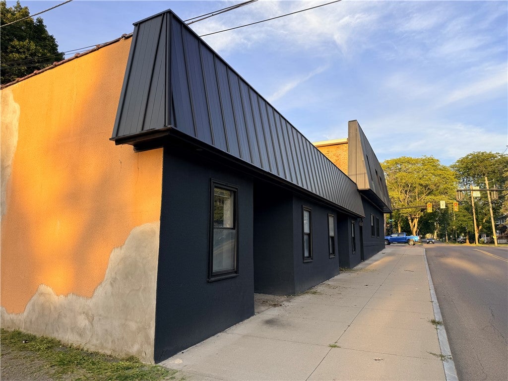 633 S Main Street