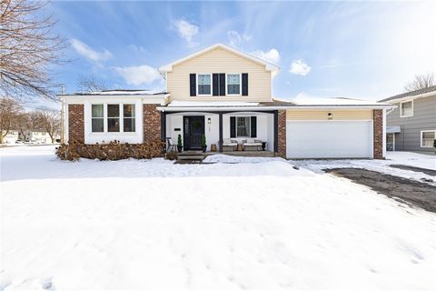 Homes For Sale - 199 Kearney Drive<br/> Irondequoit, NY 14617