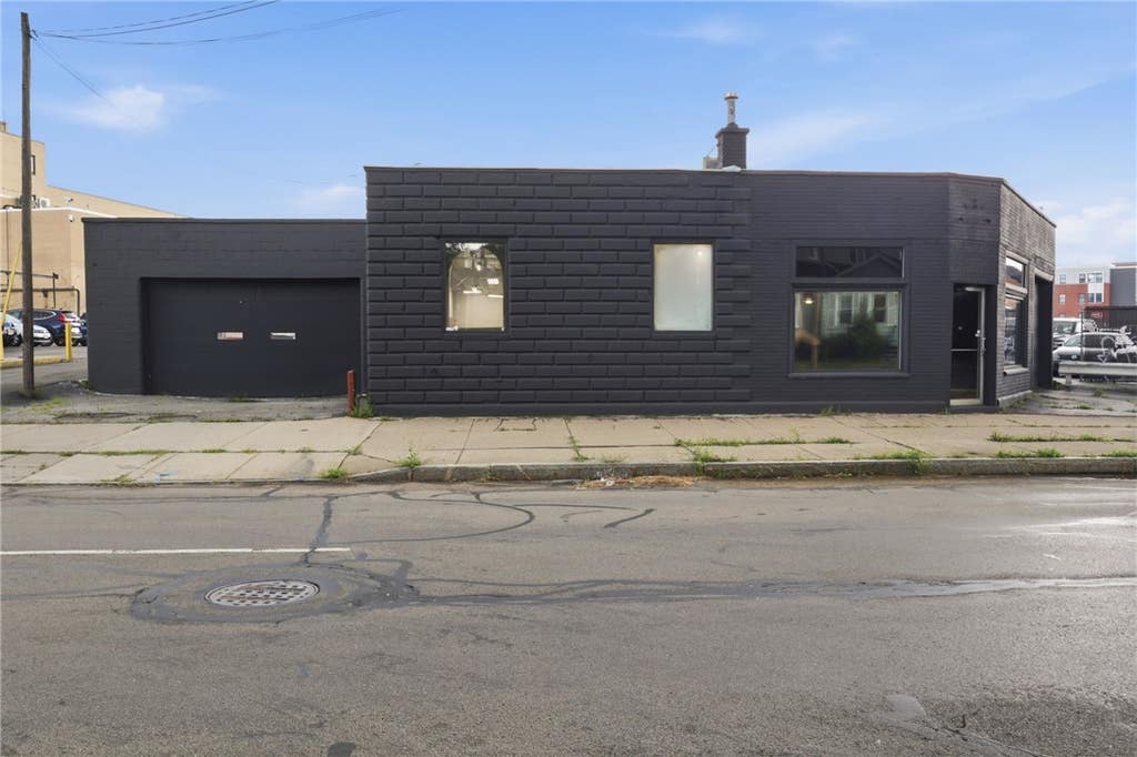 Photo of 160 S Union Street, Rochester, NY 14607 (MLS # R1703552)