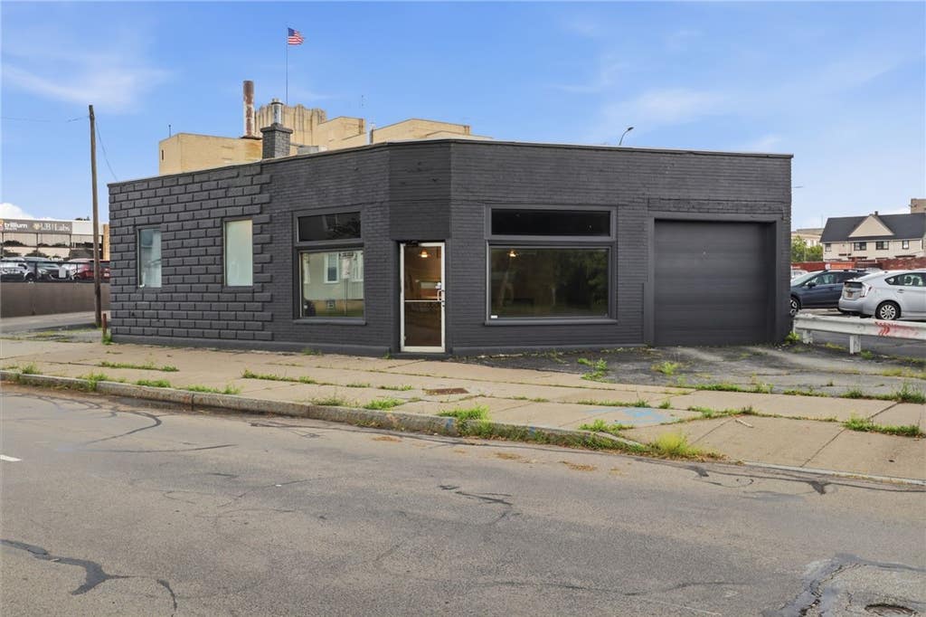 Photo of 160 S Union Street, Rochester, NY 14607 (MLS # R1703552)