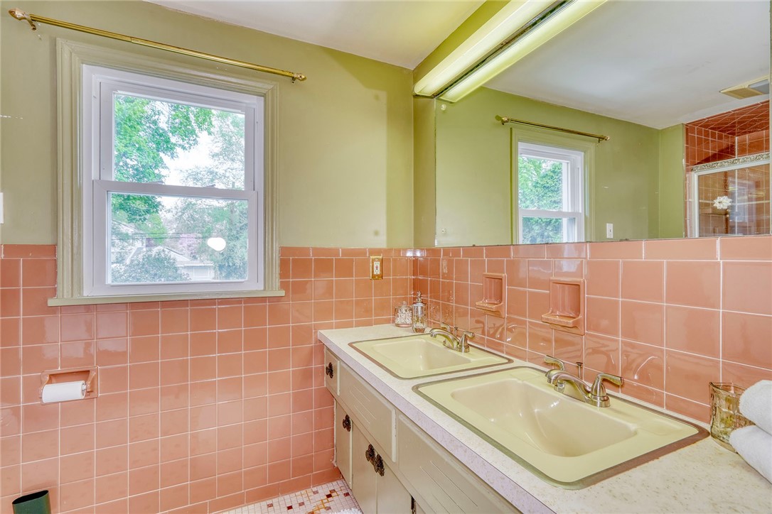 50 Shire Oaks Drive, Pittsford, New York image 37