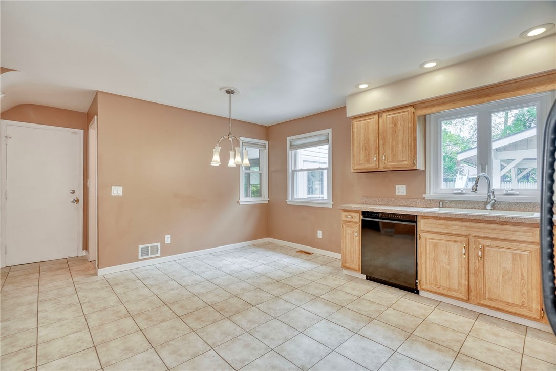 50 Shire Oaks Drive, Pittsford, New York image 11
