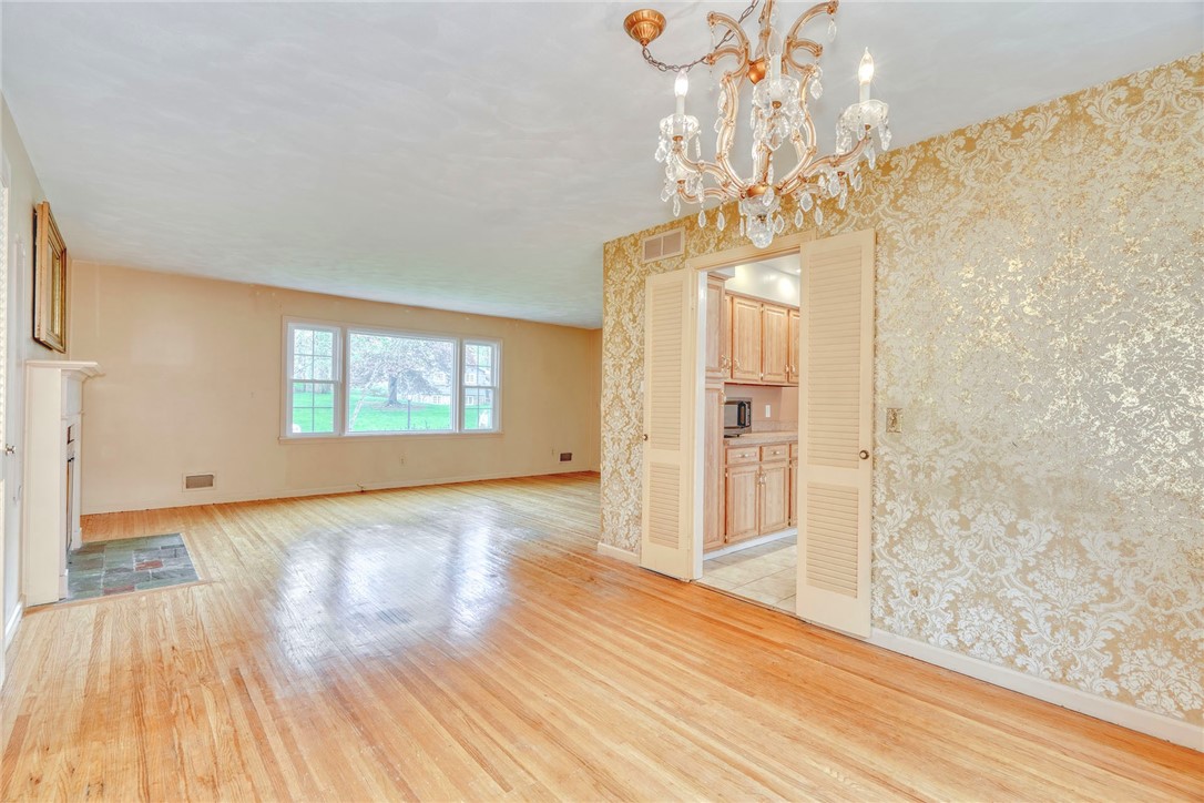 50 Shire Oaks Drive, Pittsford, New York image 15