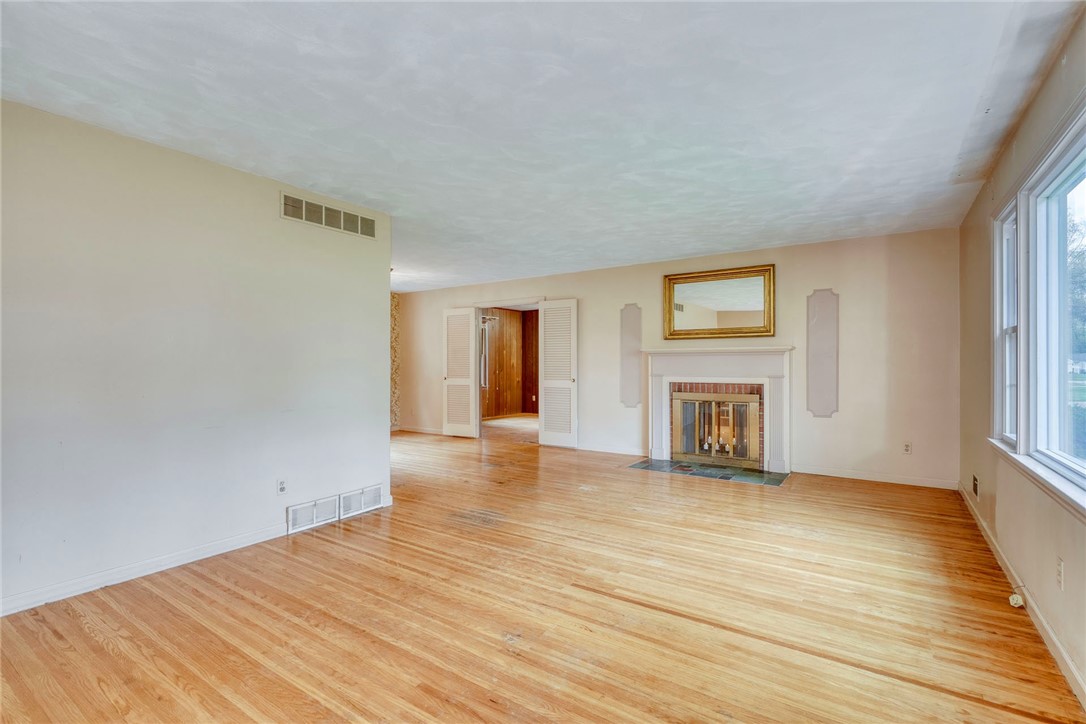 50 Shire Oaks Drive, Pittsford, New York image 17