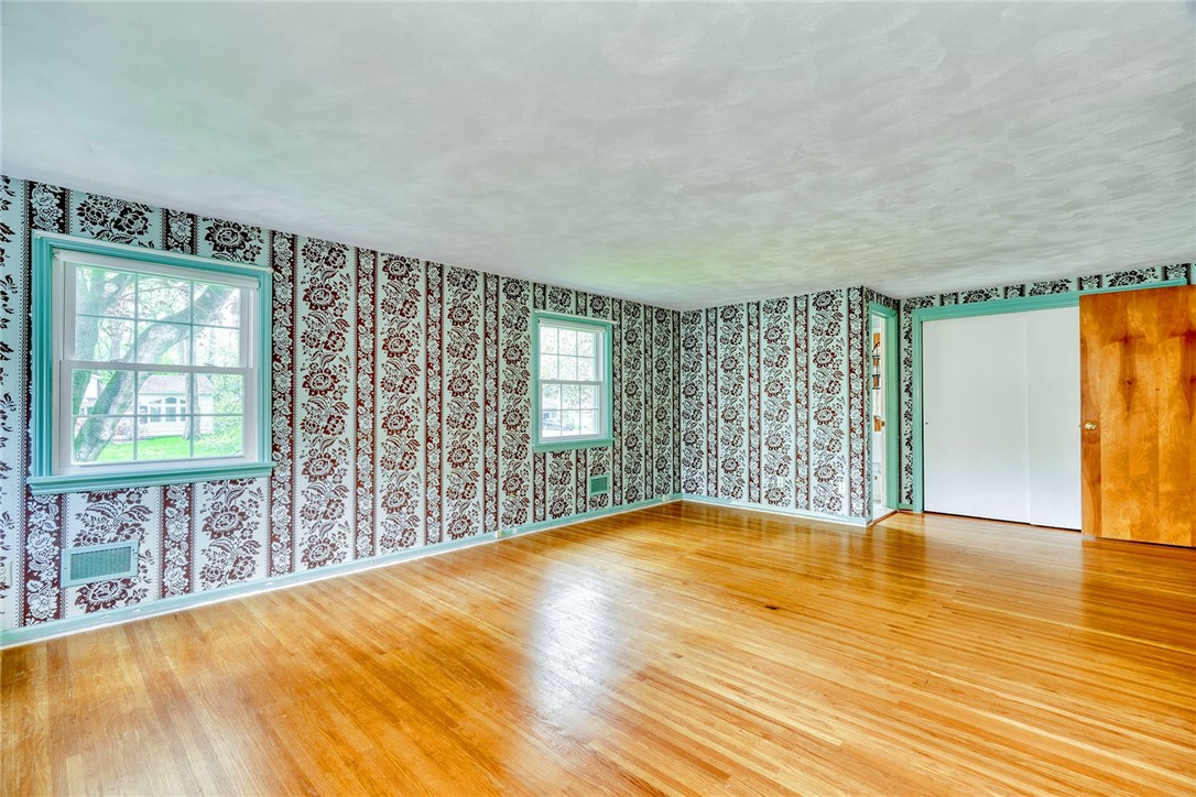 50 Shire Oaks Drive, Pittsford, New York image 32