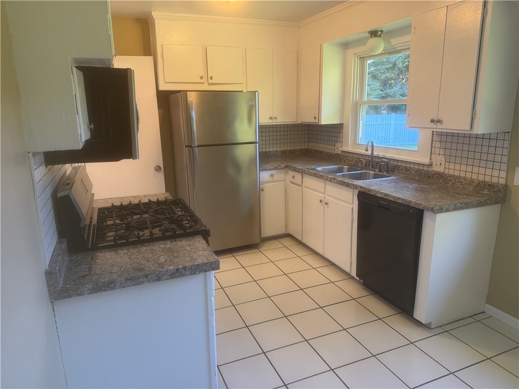 7 Greenbriar Drive, Gates, New York image 6