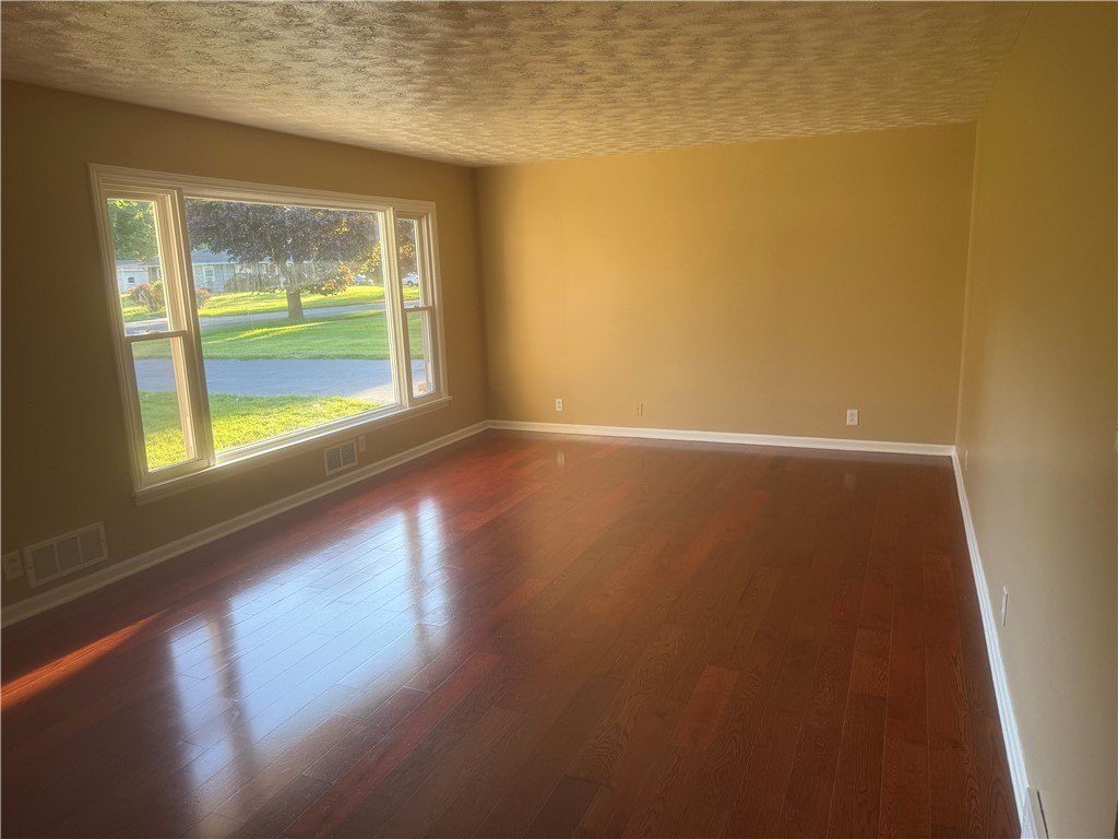 7 Greenbriar Drive, Gates, New York image 4