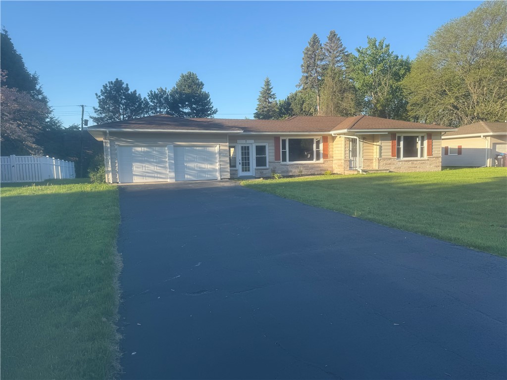 7 Greenbriar Drive, Gates, New York image 1