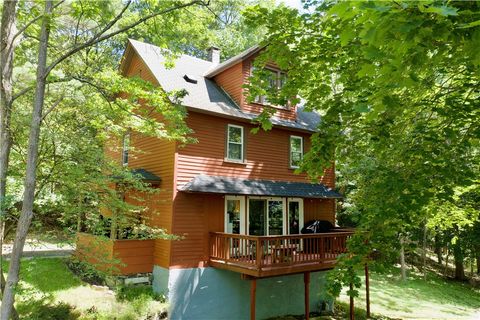Photo of 2 Lincoln Street, Oneonta, NY 13820 (MLS # R1618199)